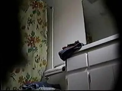 Winder Jade 在为 BBC 服务时愉快地呻吟