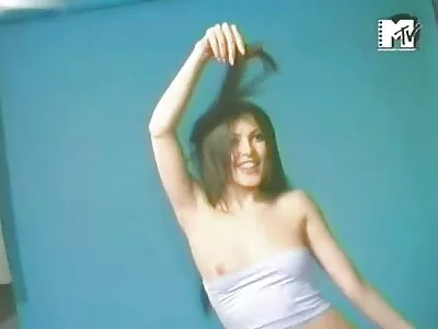 Akira Lane 在硬他妈的指导一个黑发