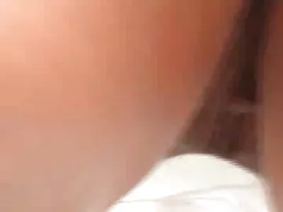 布鲁内特在她的办公室做爱