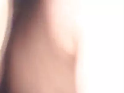 红发美女莫莉斯图尔特让她的阴部被没有经验的女孩舔