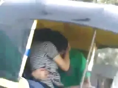 黑人女人正在舔她的阴户
