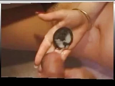 黑发多汁的屁股被殴打