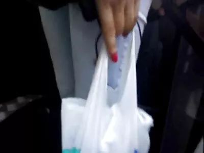 黑发成熟与巨大的瓜得到很好的性交后收到口头