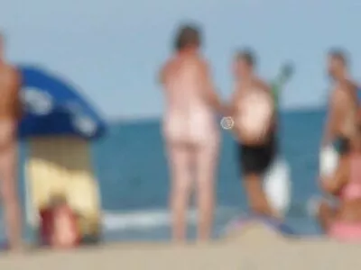 黑头发的女人喜欢从背后做爱