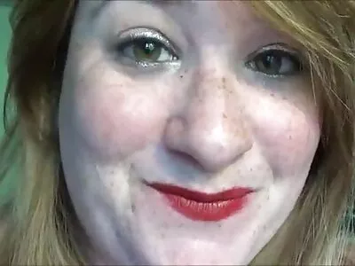 油性摩洛伊斯兰解放阵线 Cherie DeVille 在按摩过程中被敲打