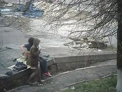 性感的女士正在展示她的屁股