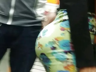 华丽的女仆比工作更喜欢性