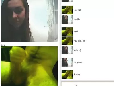 克里斯汀·斯科特和卡门·卡连特在一次愉快的操后脸上涂了奶油