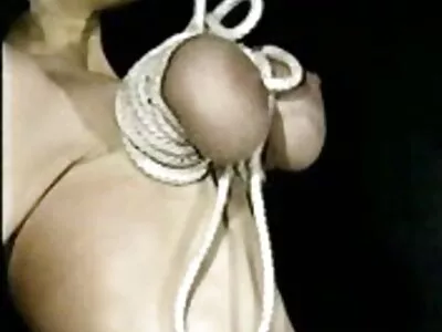 红发熟女玛丽骑士与大屁股骑着公鸡