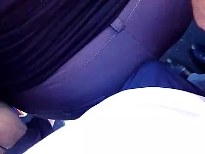Raven Hart 和年轻的家伙在床上度过了愉快的时光