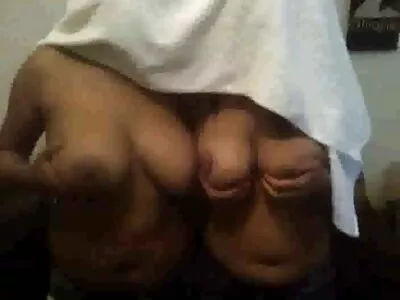 金发碧眼的妓女纳塔利娅斯塔尔忍受硬敲打