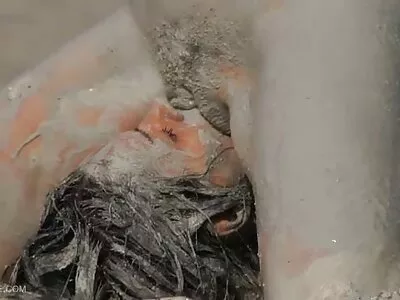 贪得无厌的青少年女同性恋者正在做爱